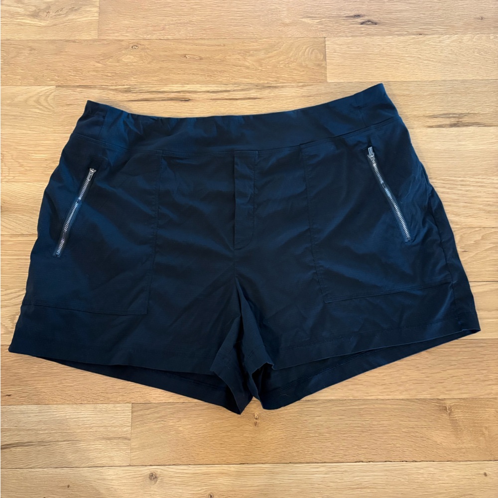 Athleta Black Women’s Shorts